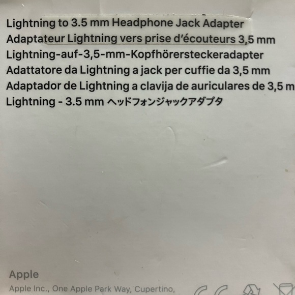 Apple Lightning to Headphone Jack Adapter - White - Picture 2 of 2